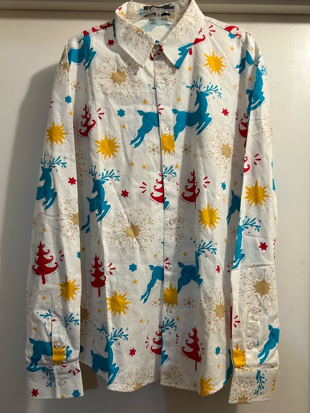 Casual Holiday Reindeer Print Button-Down Shirt - White/Blue/Red/Yellow
